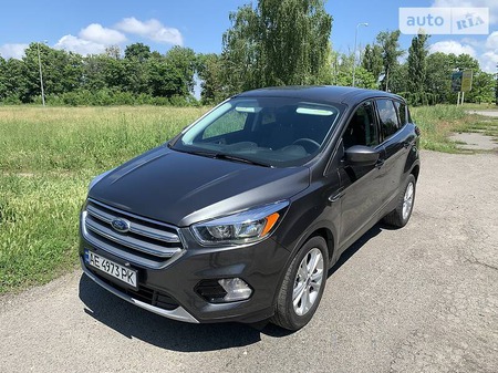 Ford Escape 2017  випуску Дніпро з двигуном 2 л бензин універсал автомат за 14000 долл. 