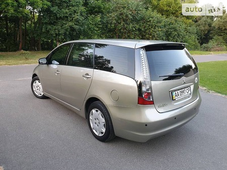 Mitsubishi Grandis 2007  випуску Київ з двигуном 2.4 л бензин мінівен механіка за 7200 долл. 