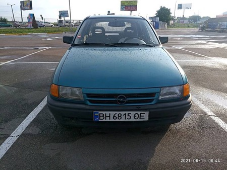 Opel Astra 1992  випуску Одеса з двигуном 1.6 л бензин хэтчбек механіка за 2100 долл. 