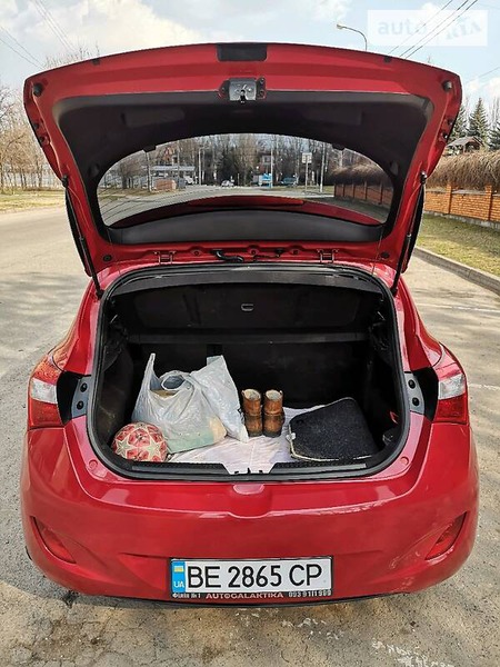 Hyundai i30 2013  випуску Дніпро з двигуном 1.4 л  хэтчбек механіка за 8500 долл. 