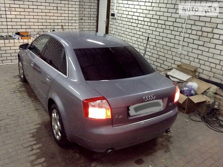 Audi A4 Limousine 2004  випуску Кропивницький з двигуном 1.8 л  седан автомат за 4999 долл. 