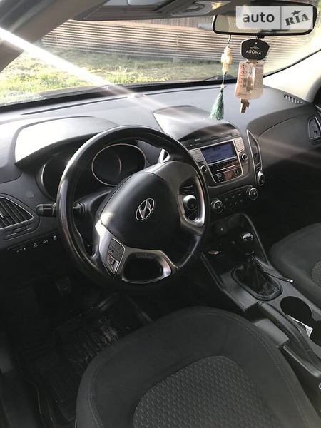 Hyundai ix35 2011  випуску Ужгород з двигуном 0 л дизель позашляховик механіка за 10500 долл. 