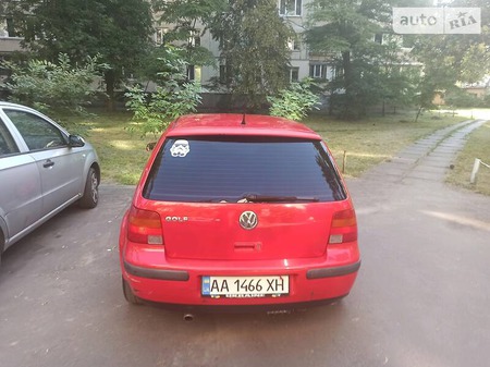 Volkswagen Golf 1997  випуску Київ з двигуном 1.4 л  хэтчбек  за 3400 долл. 