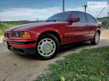 BMW 318 1996  випуску Тернопіль з двигуном 1.6 л бензин купе автомат за 2800 долл. 