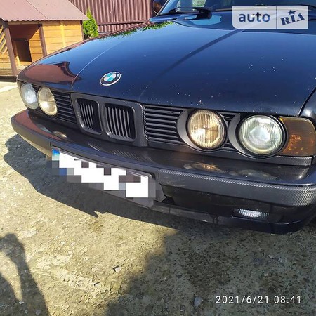 BMW 525 1990  випуску Івано-Франківськ з двигуном 2.5 л  седан механіка за 3400 долл. 