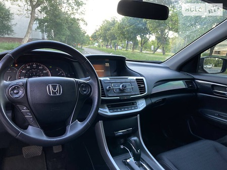 Honda Accord 2014  випуску Хмельницький з двигуном 2.4 л бензин седан автомат за 12800 долл. 
