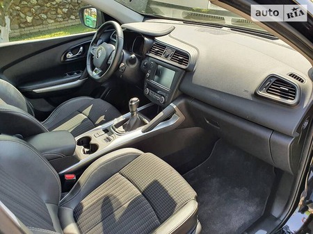 Renault Kadjar 2015  випуску Луцьк з двигуном 1.5 л дизель позашляховик механіка за 16950 долл. 