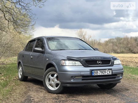 Opel Astra 2006  випуску Луганськ з двигуном 1.4 л бензин седан механіка за 4900 долл. 