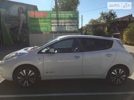 Nissan Leaf 2017  випуску Вінниця з двигуном 0 л електро хэтчбек автомат за 14800 долл. 