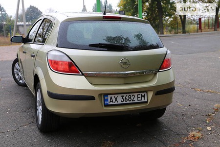 Opel Astra 2005  випуску Харків з двигуном 1.6 л бензин хэтчбек автомат за 5000 долл. 