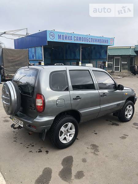 Chevrolet Niva 2005  випуску Донецьк з двигуном 1.7 л  позашляховик механіка за 4500 долл. 