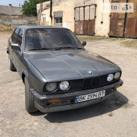 BMW 324 1987  випуску Рівне з двигуном 2.4 л дизель седан механіка за 2500 долл. 