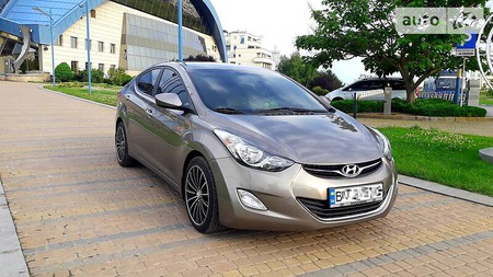 Hyundai Elantra 2013  випуску Одеса з двигуном 0 л бензин седан автомат за 9300 долл. 