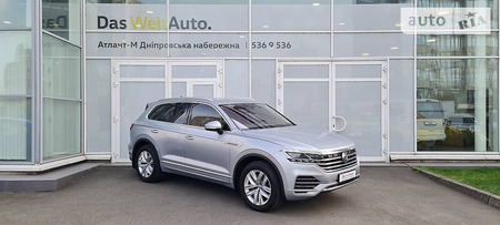 Volkswagen Touareg 2019  випуску Київ з двигуном 3 л бензин позашляховик автомат за 60000 долл. 