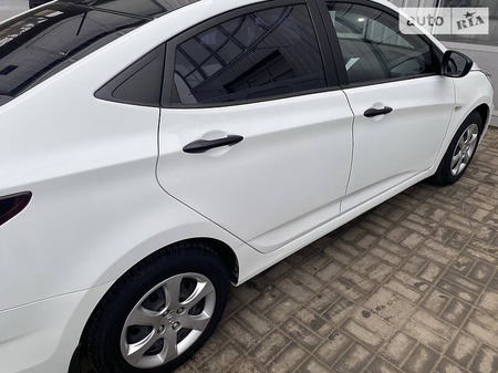 Hyundai Accent 2012  випуску Херсон з двигуном 1.4 л бензин седан автомат за 8400 долл. 