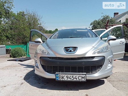 Peugeot 308 2010  випуску Рівне з двигуном 1.6 л бензин універсал механіка за 6700 долл. 