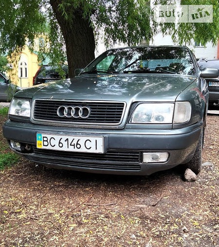 Audi 100 1991  випуску Тернопіль з двигуном 2 л  седан механіка за 2500 долл. 