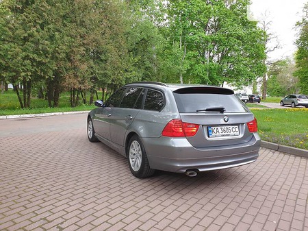 BMW 318 2011  випуску Чернігів з двигуном 2 л дизель універсал автомат за 10400 долл. 