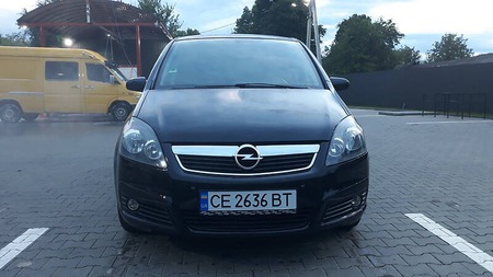 Opel Zafira Tourer 2006  випуску Чернівці з двигуном 1.9 л дизель мінівен механіка за 5700 долл. 