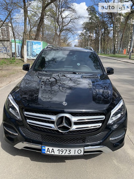Mercedes-Benz GLE 320 2018  випуску Київ з двигуном 3 л бензин позашляховик автомат за 54300 долл. 