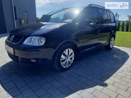 Volkswagen Touran 2003  випуску Тернопіль з двигуном 1.6 л  мінівен механіка за 5999 долл. 