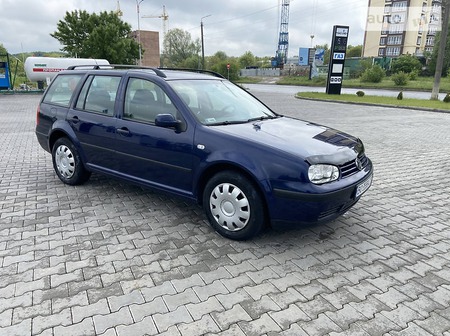 Volkswagen Golf 2002  випуску Київ з двигуном 1.4 л бензин універсал механіка за 3999 долл. 