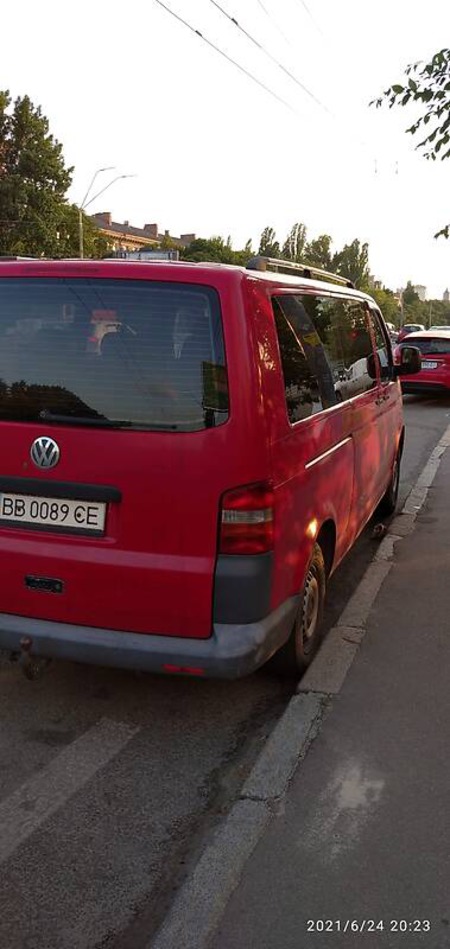 Volkswagen Transporter 2006  випуску Київ з двигуном 1.9 л дизель мінівен механіка за 7200 долл. 