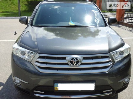 Toyota Highlander 2011  випуску Кропивницький з двигуном 3.5 л бензин позашляховик автомат за 23000 долл. 