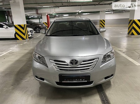 Toyota Camry 2007  випуску Київ з двигуном 2.4 л бензин седан автомат за 13900 долл. 