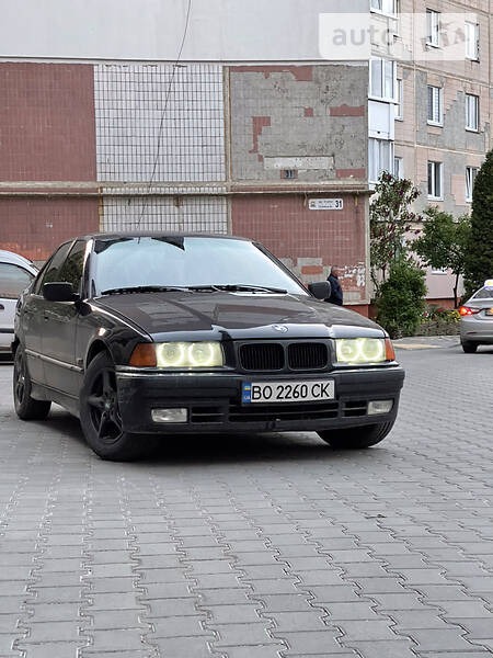 BMW 116 1996  випуску Тернопіль з двигуном 1.6 л  седан  за 4200 долл. 