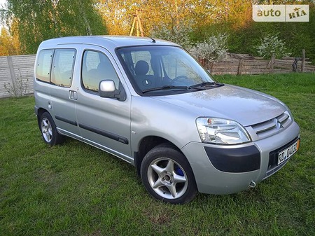 Citroen Berlingo 2004  випуску Житомир з двигуном 1.6 л бензин універсал механіка за 4500 долл. 