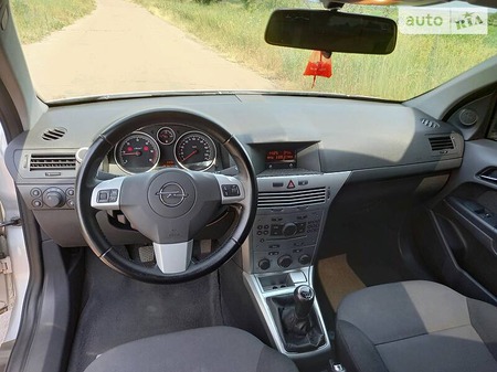 Opel Astra 2011  випуску Чернігів з двигуном 1.7 л дизель хэтчбек механіка за 6100 долл. 
