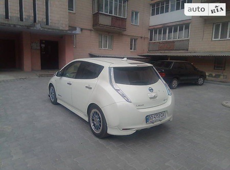 Nissan Leaf 2011  випуску Тернопіль з двигуном 0 л електро хэтчбек  за 7000 долл. 