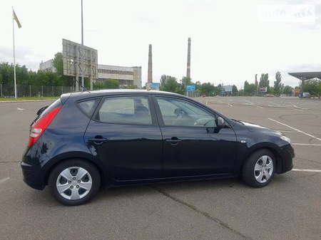 Hyundai i30 2009  випуску Дніпро з двигуном 1.4 л  хэтчбек механіка за 6899 долл. 