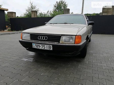 Audi 100 1986  випуску Івано-Франківськ з двигуном 1.8 л  седан механіка за 2300 долл. 