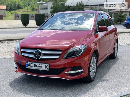 Mercedes-Benz B 200 2014  випуску Дніпро з двигуном 0 л електро хэтчбек автомат за 16500 долл. 