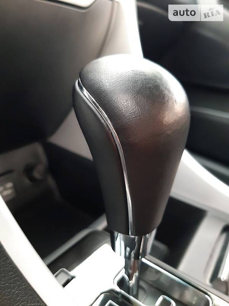 Hyundai Sonata 2010  випуску Запоріжжя з двигуном 2 л бензин седан автомат за 13500 долл. 