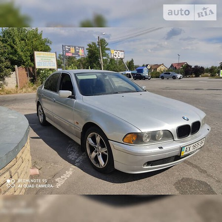 BMW 520 2001  випуску Харків з двигуном 2.5 л бензин седан автомат за 6500 долл. 