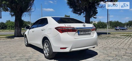 Toyota Corolla 2016  випуску Харків з двигуном 1.6 л  седан автомат за 12999 долл. 