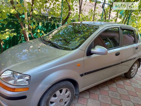 Chevrolet Aveo 2005  випуску Донецьк з двигуном 1.5 л бензин хэтчбек механіка за 3900 долл. 