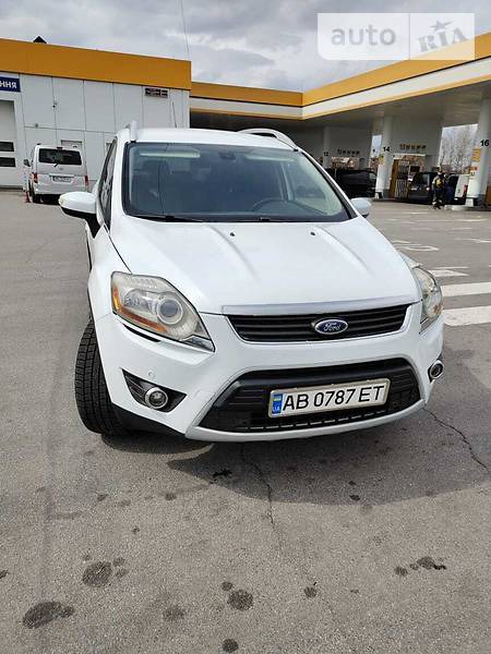 Ford Kuga 2012  випуску Вінниця з двигуном 0 л дизель позашляховик автомат за 11999 долл. 