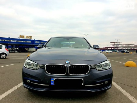 BMW 330 2016  випуску Київ з двигуном 2 л бензин седан автомат за 22999 долл. 