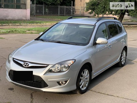 Hyundai i30 2010  випуску Дніпро з двигуном 1.4 л  універсал механіка за 6900 долл. 