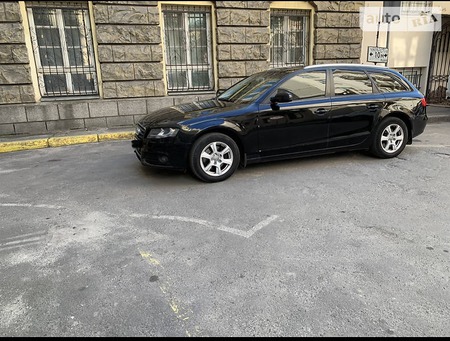 Audi A4 Limousine 2010  випуску Львів з двигуном 2 л дизель універсал механіка за 10500 долл. 