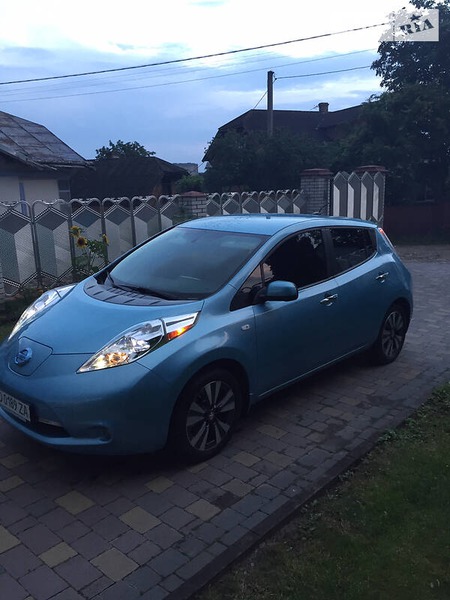 Nissan Leaf 2014  випуску Тернопіль з двигуном 0 л електро хэтчбек автомат за 10788 долл. 