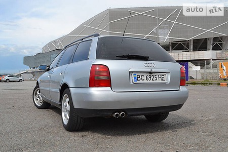 Audi A4 Limousine 1998  випуску Львів з двигуном 1.9 л дизель універсал механіка за 4600 долл. 