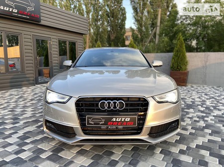 Audi A5 2012  випуску Кропивницький з двигуном 1.8 л бензин ліфтбек автомат за 14950 долл. 