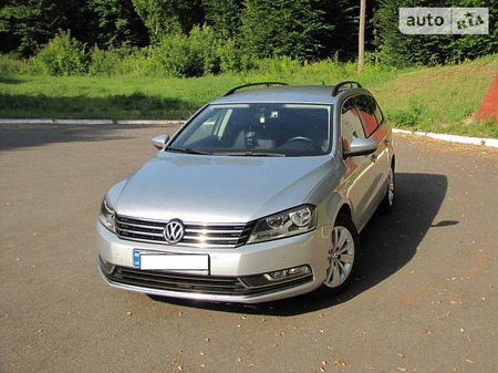 Volkswagen Passat 2012  выпуска Полтава с двигателем 1.6 л дизель универсал механика за 10500 долл. 