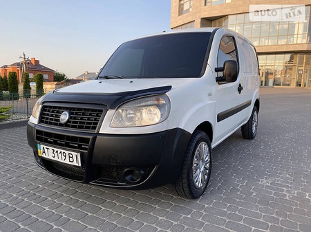 Fiat Doblo 2006  випуску Хмельницький з двигуном 1.3 л дизель мінівен механіка за 3999 долл. 