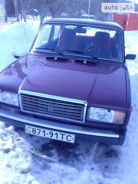 Lada 2107 2003  випуску Львів з двигуном 1.6 л бензин седан механіка за 2000 долл. 